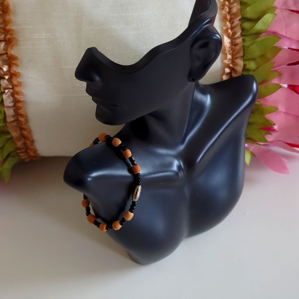 BEADED WOODEN BRACELET